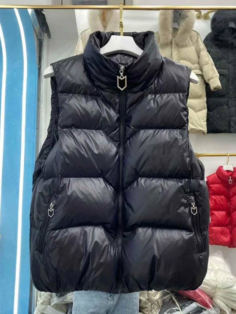高档女士精品羽绒棉马甲100件左右质量**好，有45个款19