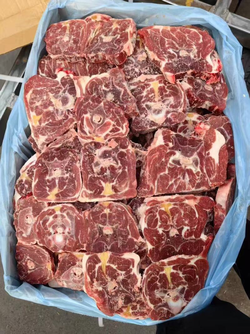 满肉纯瘦实拍羊脖骨