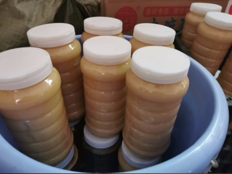 真正土蜂蜜，***任何东西。纯野生蜂蜜。