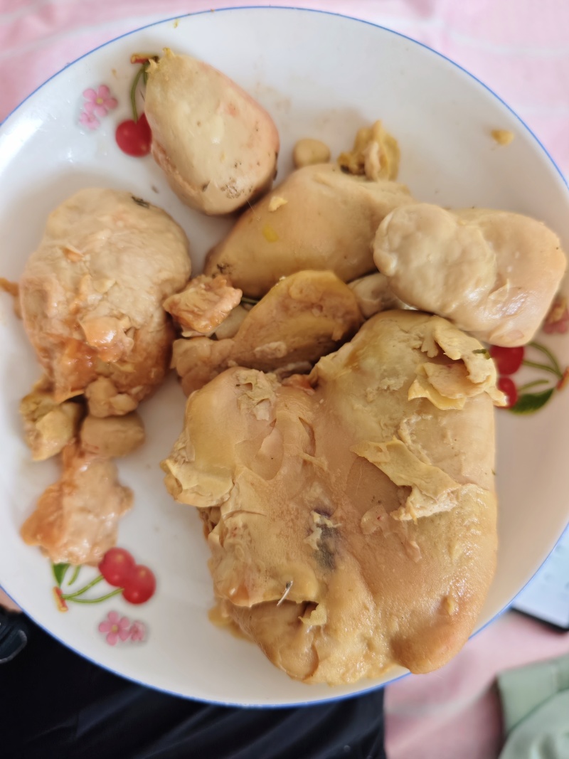 今天刚杀的鸡，掏出的鸡宝。有要的带价格来聊