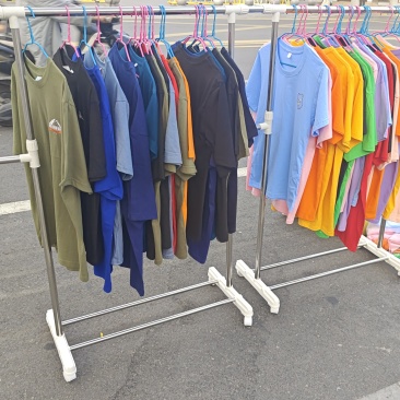 纯棉短袖衣服批发，手有一百多件，成本价出9元。