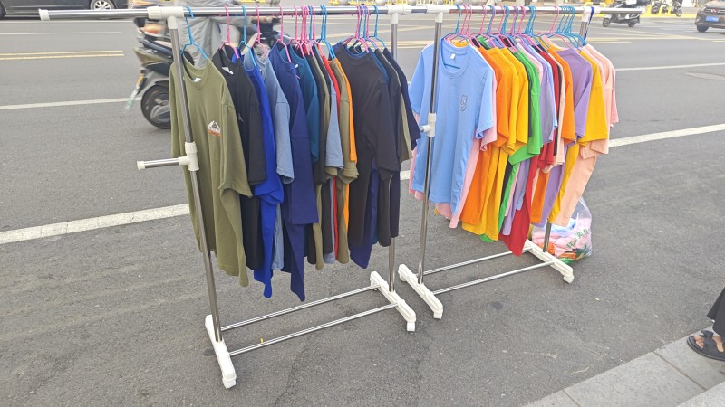 纯棉短袖衣服批发，手有一百多件，成本价出9元。