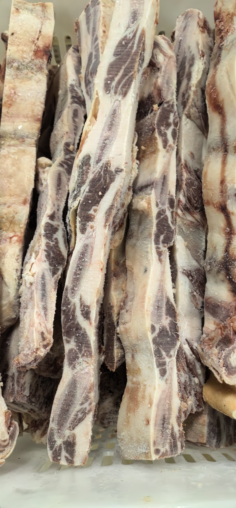 谷饲牛肋排口感好，肉香度高