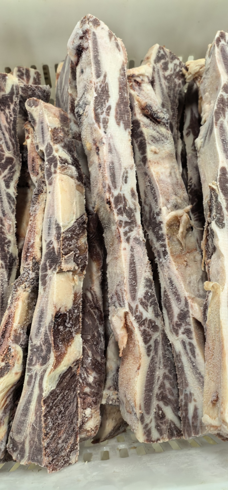 谷饲牛肋排口感好，肉香度高