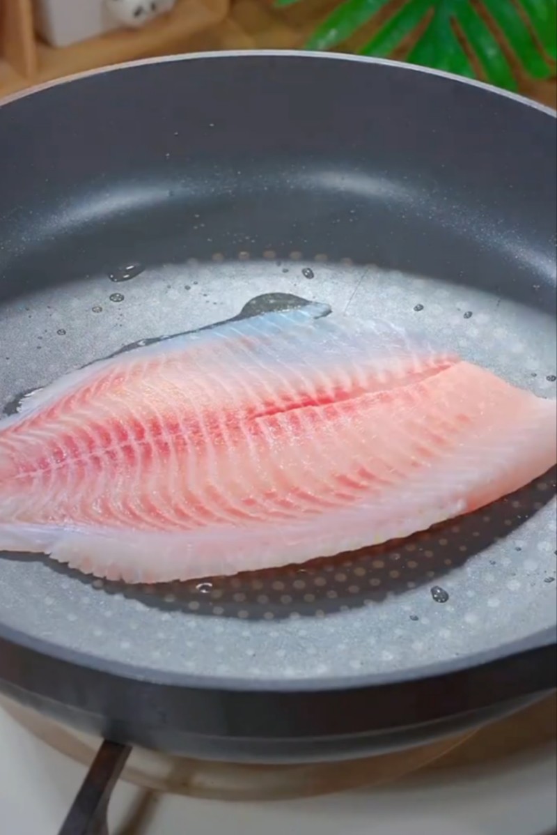 品名：鲷鱼片（罗非鱼片）适合香煎，烧烤，红烧，清蒸都可，香