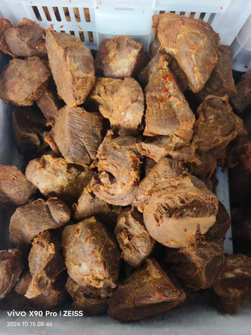 各种牛肉，牛腱子，牛后，大米龙，牛条子，牛腩，各种牛副都有