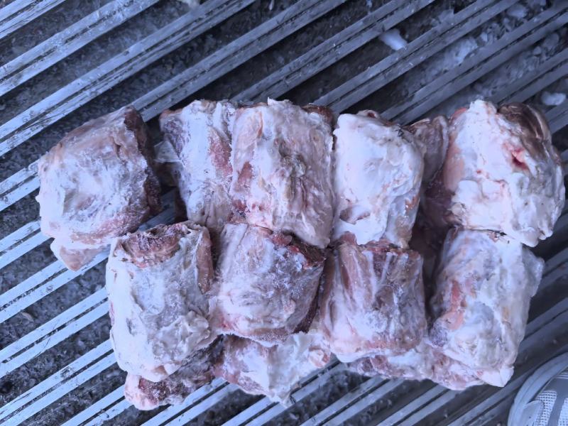 满肉带腱腿骨块