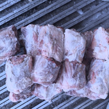 满肉带腱腿骨块