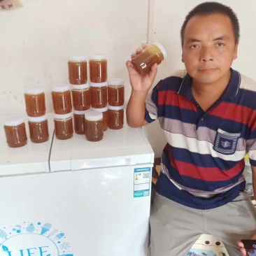 贵州深山土蜂蜜，一年只取蜜一次，数量不多，欢迎品尝