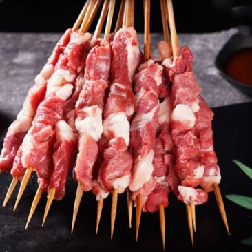 木签羊肉串