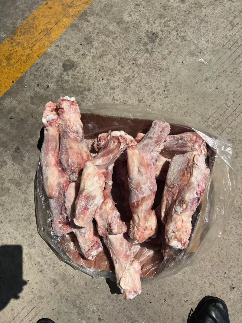 后腿骨肥猪