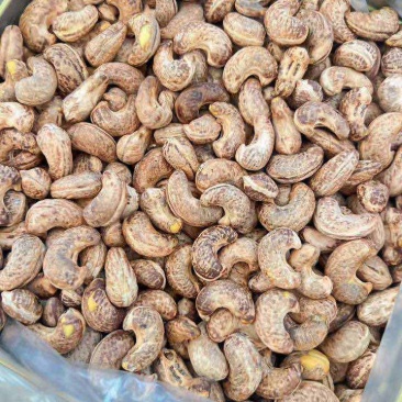 虎皮腰果盐焗腰果ww320电商货盐焗腰果大颗粒饱满腰果原料