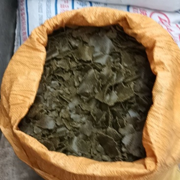 菜籽油枯，青饼。
