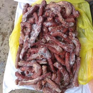 库里二级大板鸭脖14吨