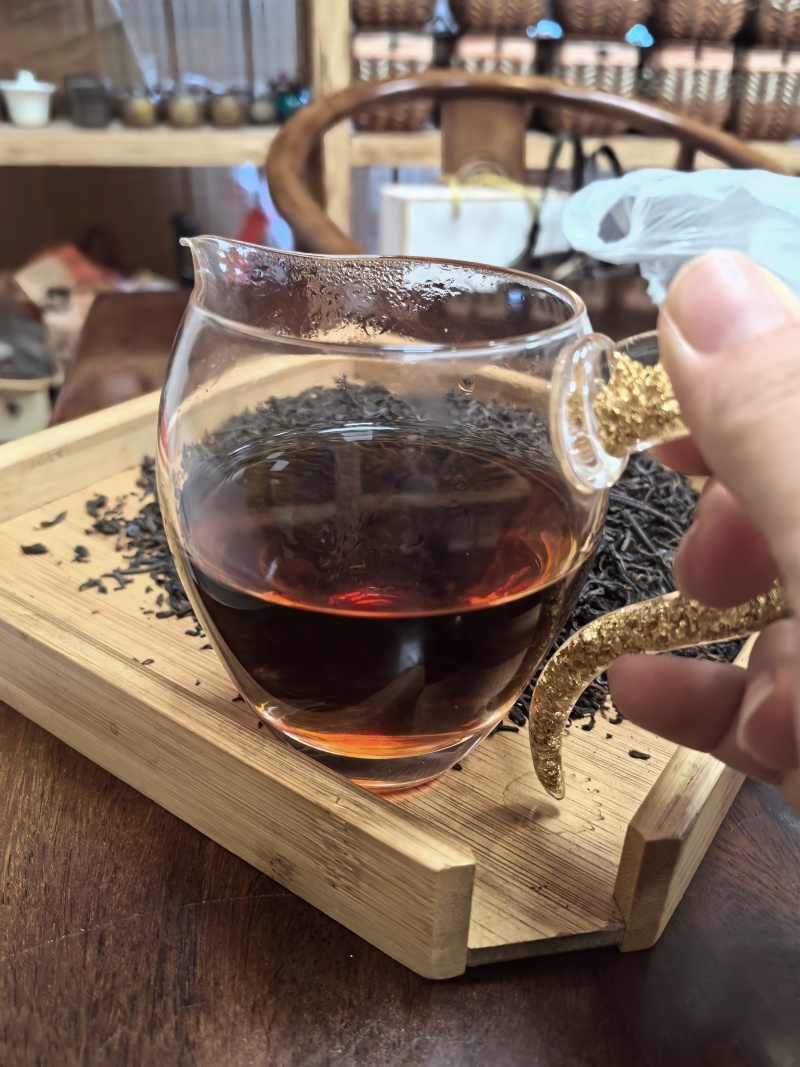 梧州六堡茶批发，零售！熟茶大箩茶～各种年份各种口号！