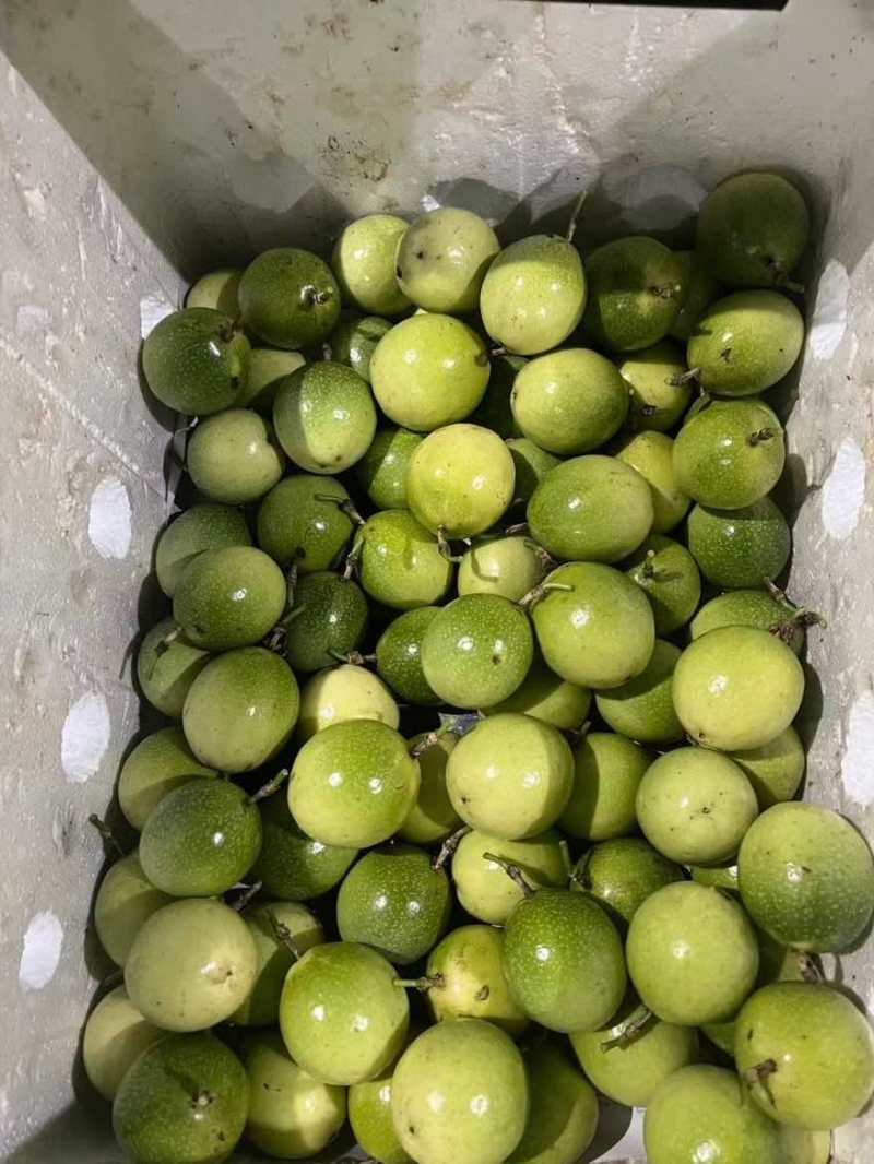 纯甜的百香果，真是夏天的救星