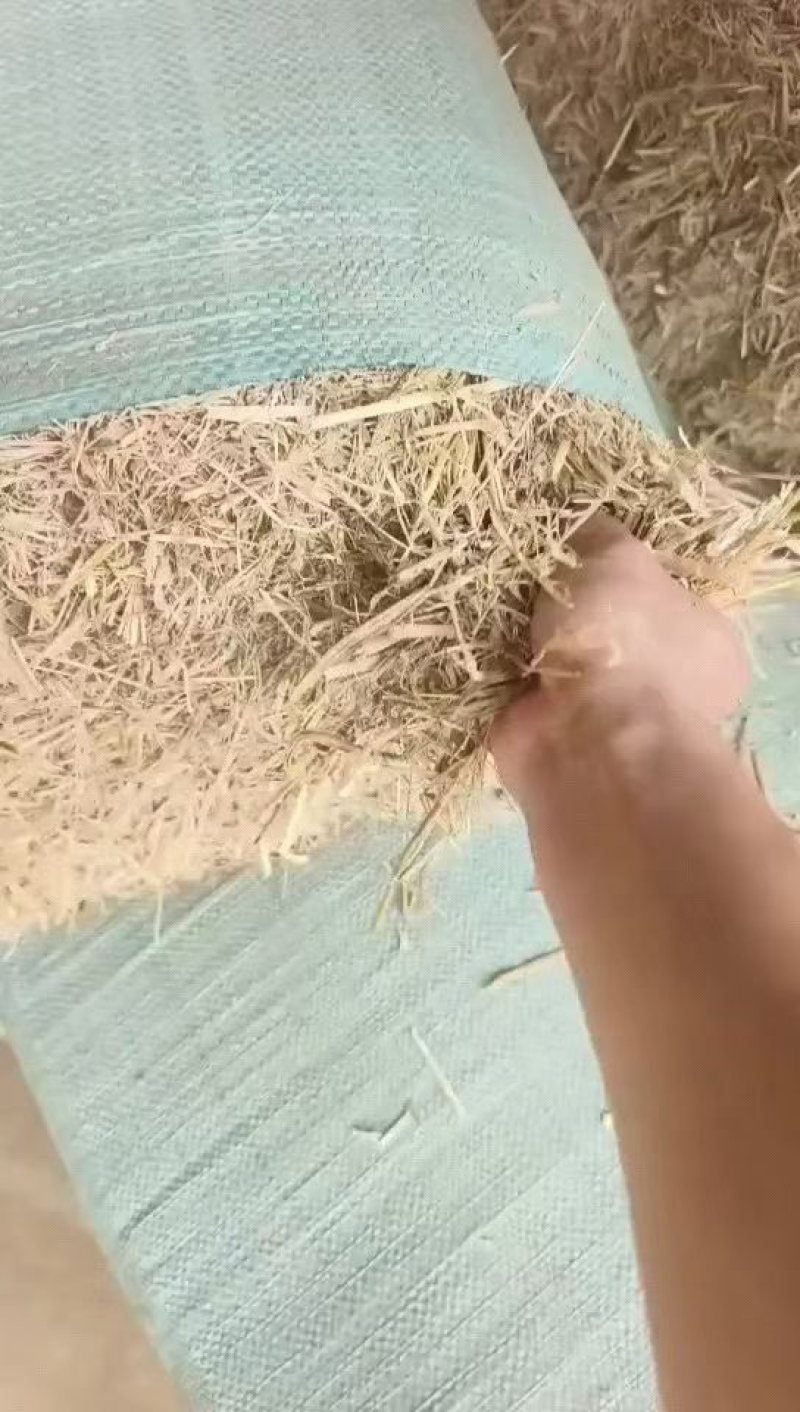 精品揉丝麦秸揉丝稻草二次除尘小套袋、五道绳牛草干草料