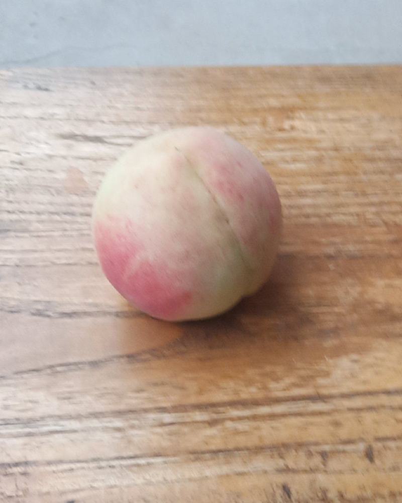 中华锦秀黄桃，京玉两种(京玉是稍晚点刚成熟。
