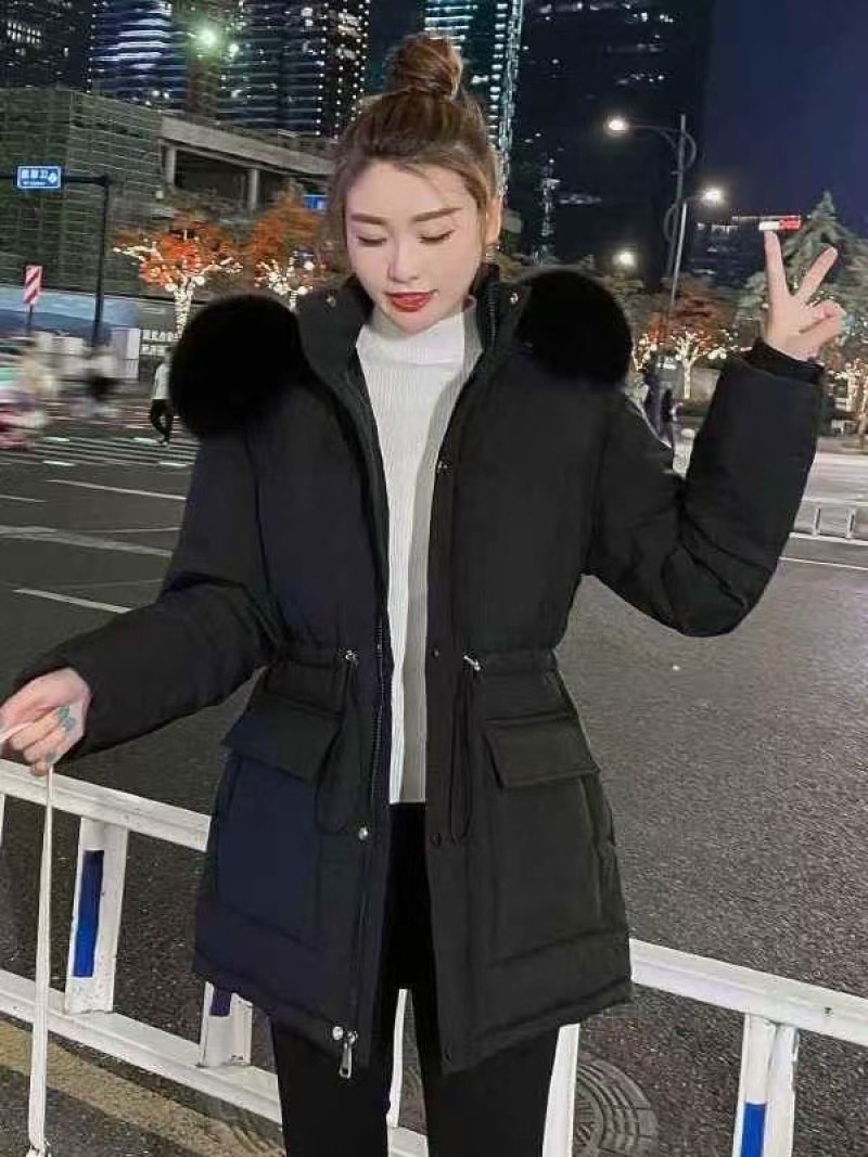 女士羽绒服50件左右，质量**好，超低价49元秒杀