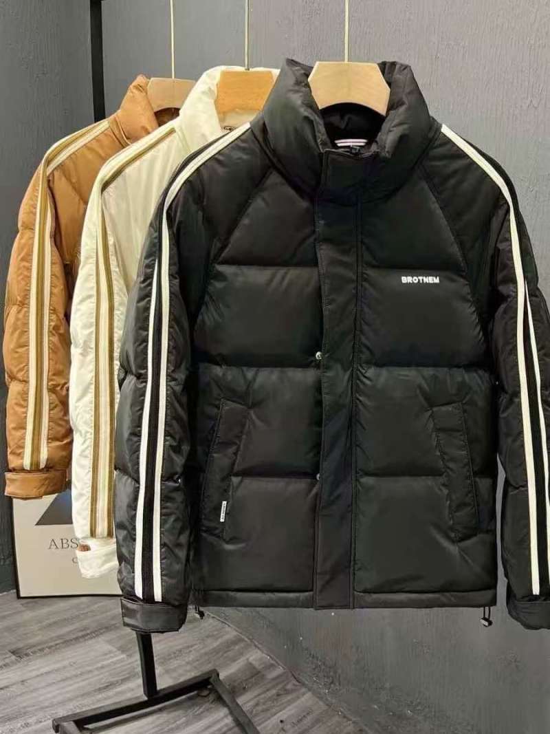 高档精品羽绒服150件左右，质量很好，超低价49元**