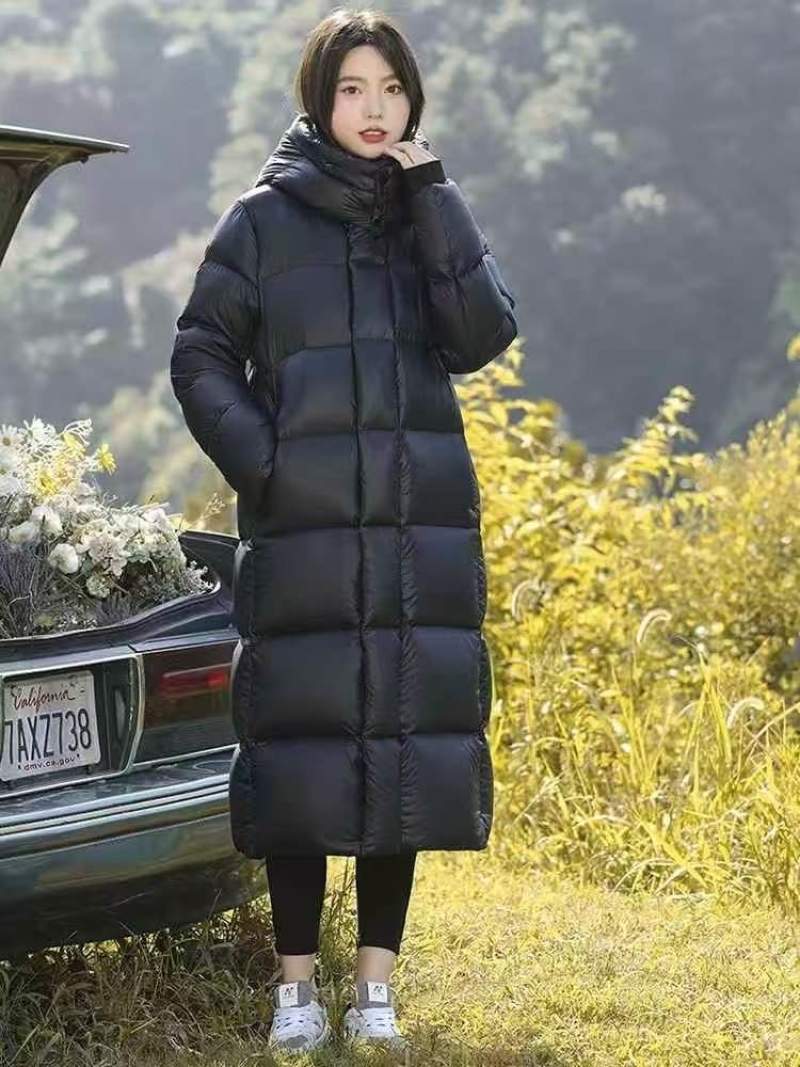 300件左右高档精品羽绒服，有20多个款，都是精品货49