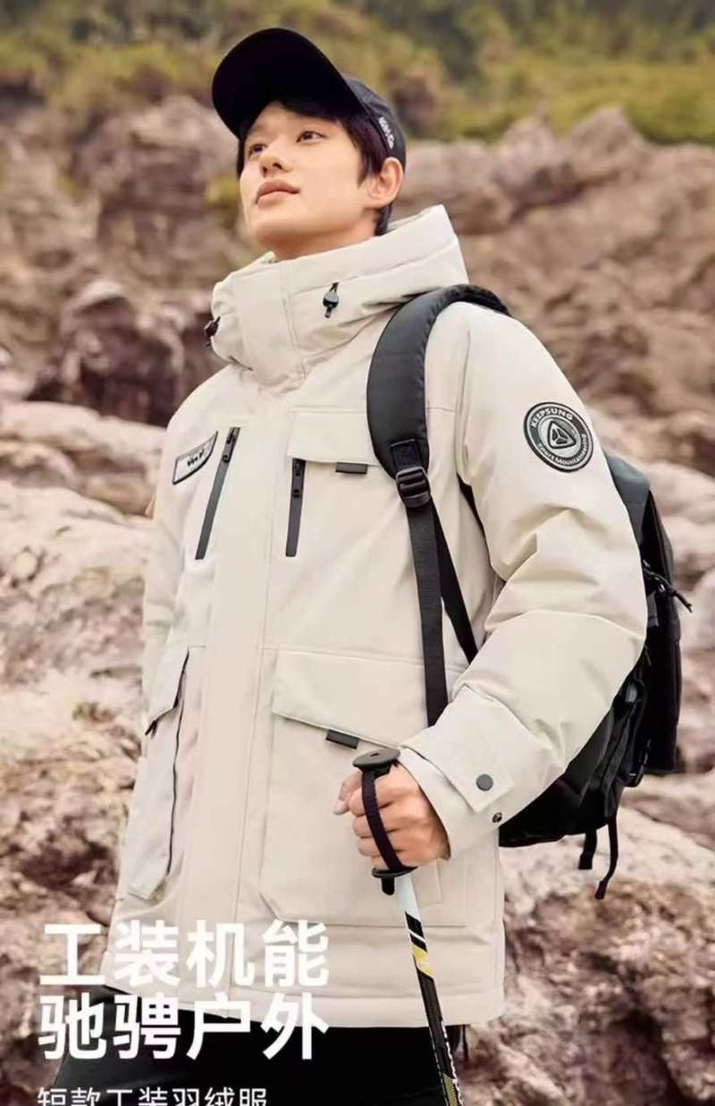 300件左右高档精品羽绒服，有20多个款，都是精品货49