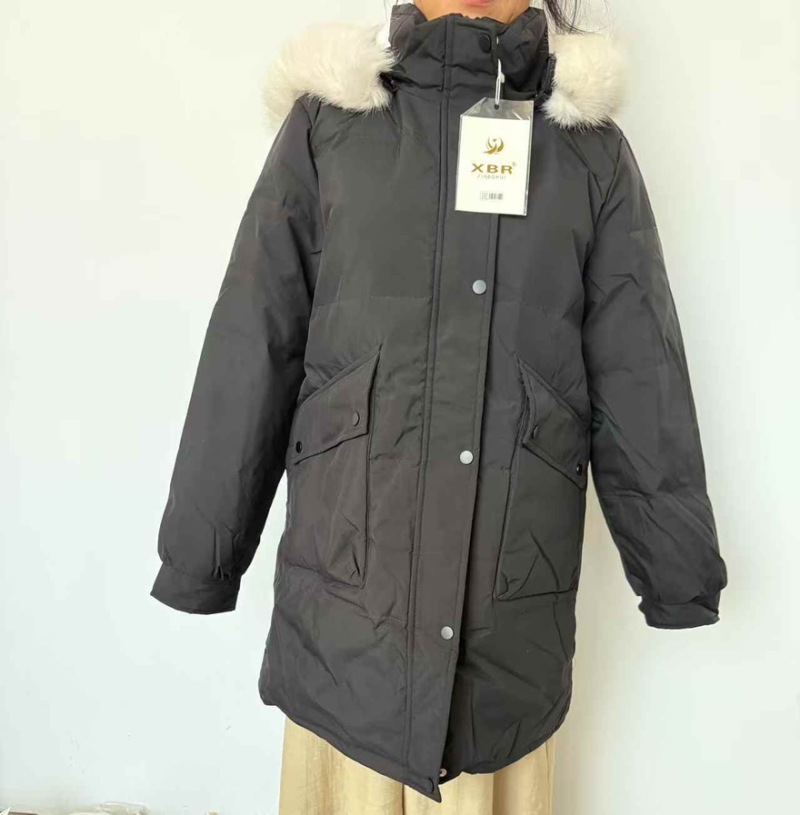 女士时尚**羽绒服100件左右，独立包装带吊牌，质量好49