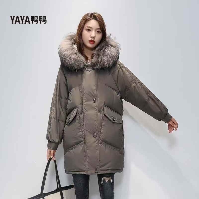 女士时尚**羽绒服100件左右，独立包装带吊牌，质量好49