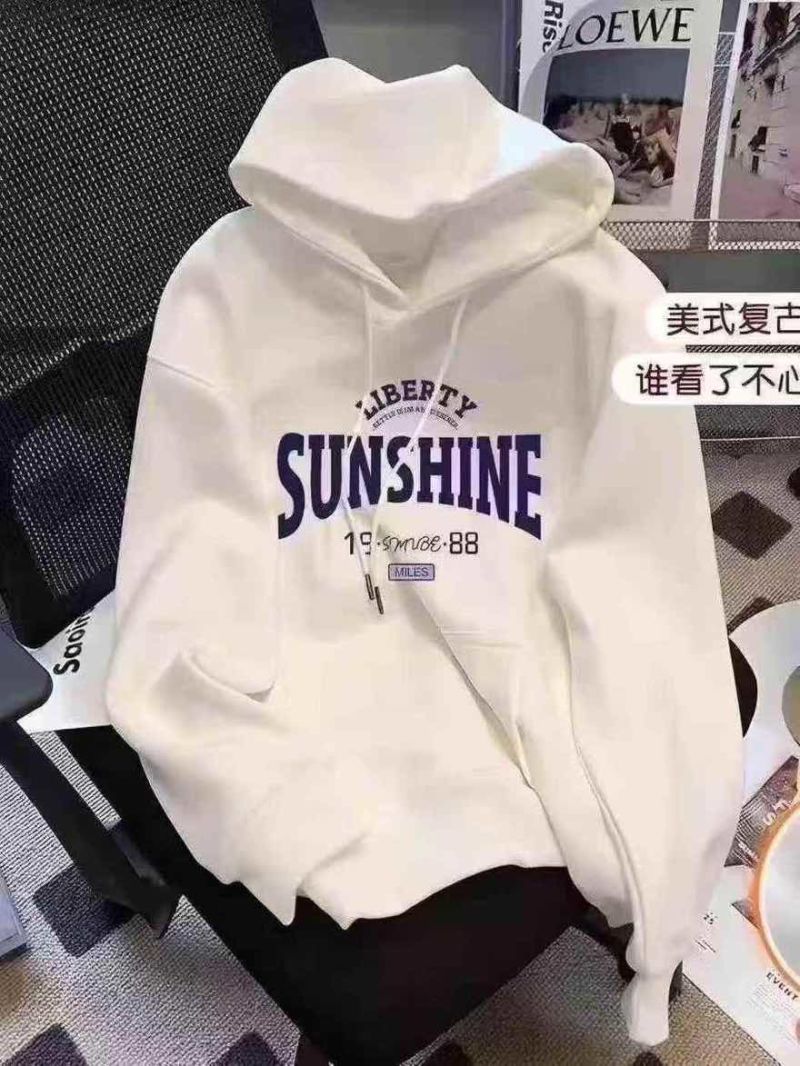 2025秋款卫衣开始上新，现货4000件。七八个颜色9.9