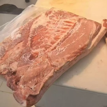 出售:带皮五花一车，​新货带三号特价特价