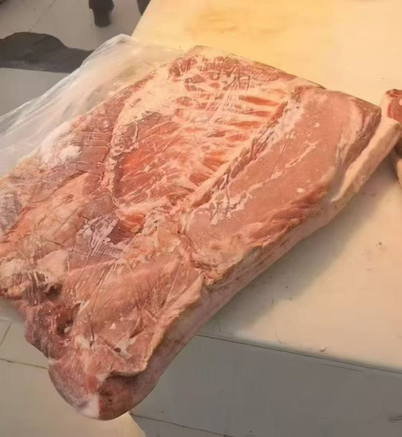 出售:带皮五花一车，​新货带三号特价特价