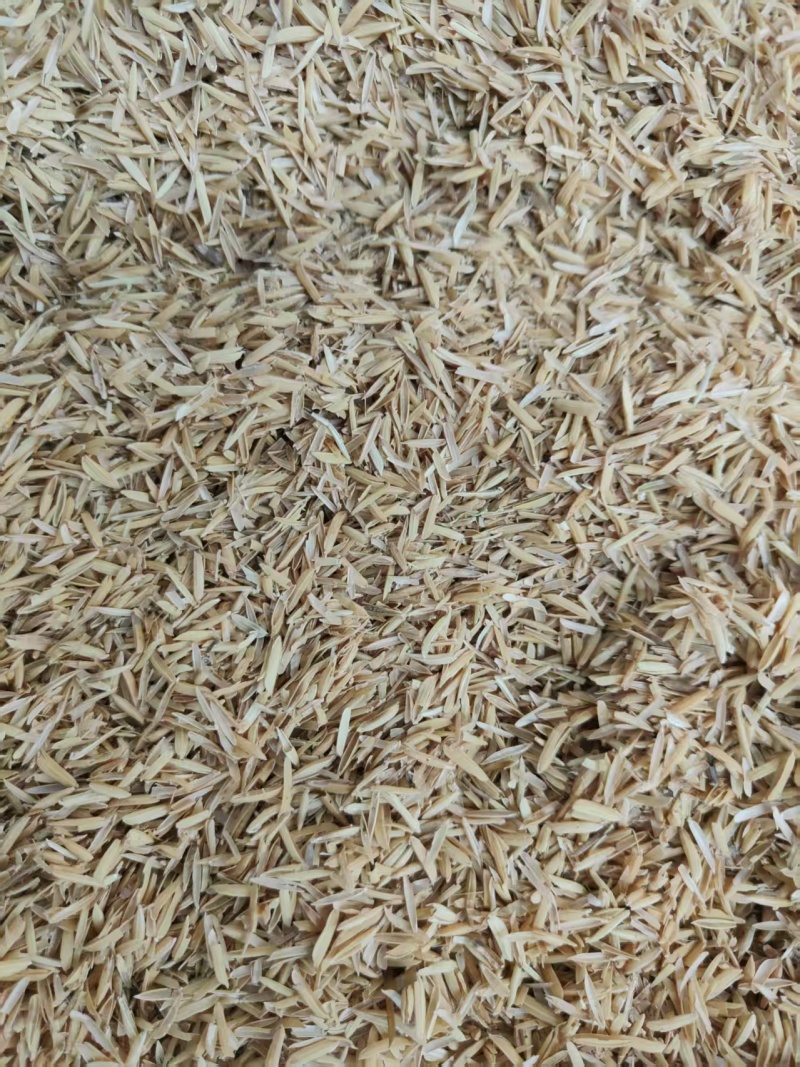 现碾不抛光打蜡的大米，刮米糠，谷壳。价格面议