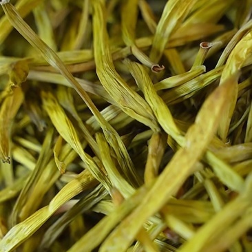 烘干黄花菜，青黄色