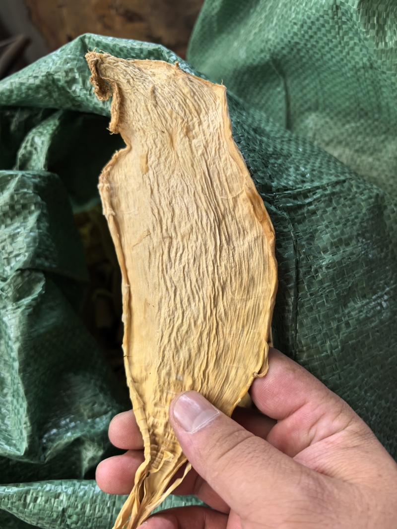 老板们你好，我有干竹笋商品，我有大量现货，需要的可以联系
