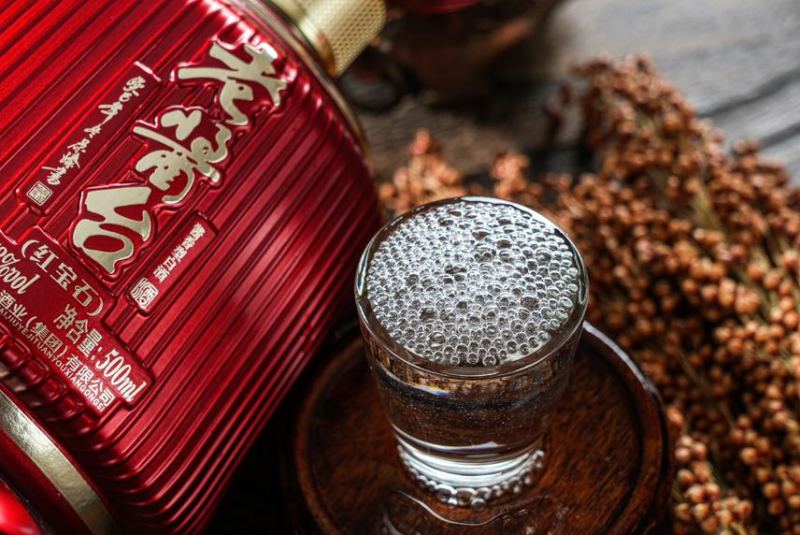 老酱台红宝石酒，茅台镇十强酒业生产企业，53度酱香白酒。