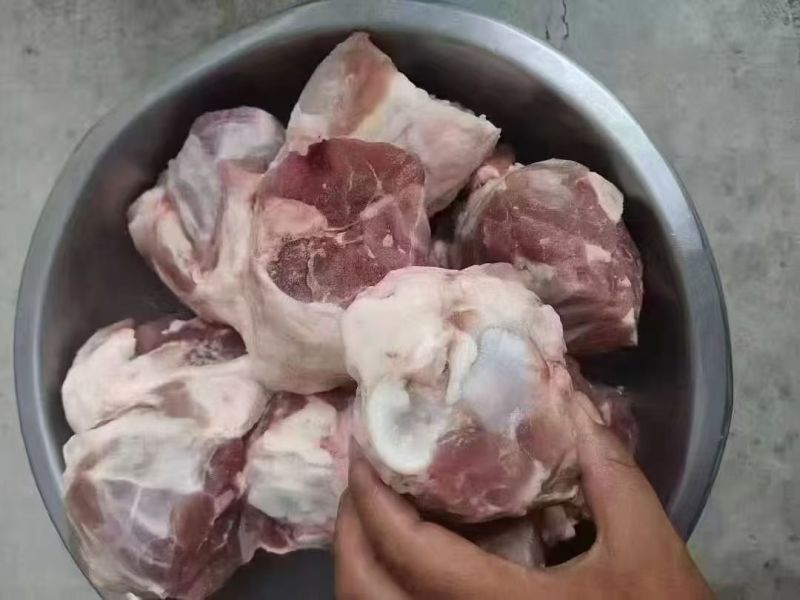 吉宇满肉腿骨块