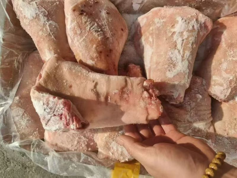厂家二级肘子五吨前肘后肘通出，前后分装的