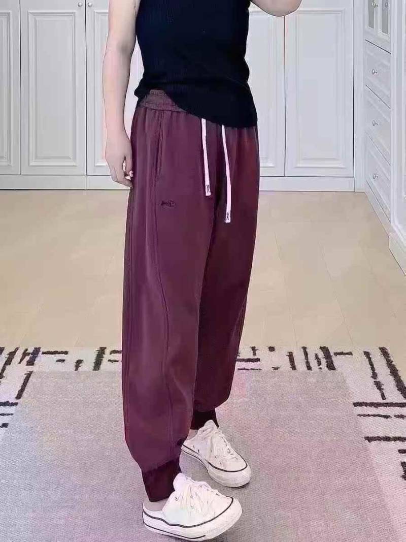 女士精品运动裤300件左右，质量很好，有4-5个款9.9