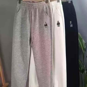 女士精品运动裤300件左右，质量很好，有4-5个款9.9