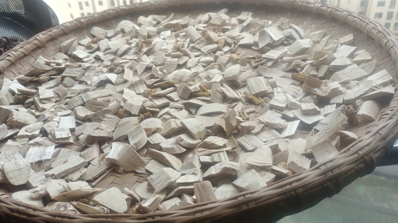 柘树根，乌药，墨旱莲，算盘子根，血藤，黄精等。