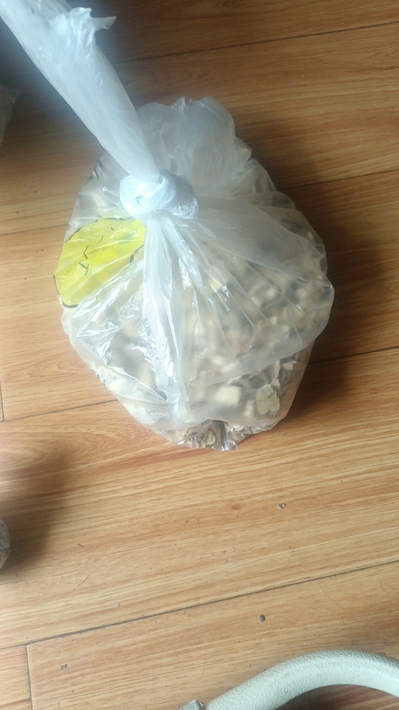柘树根，乌药，墨旱莲，算盘子根，血藤，黄精等。