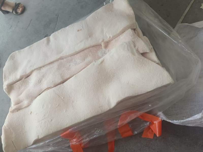 母猪脊膘25年1..2月8吨