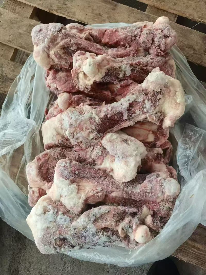 母猪后棒骨一吨货，25年的。