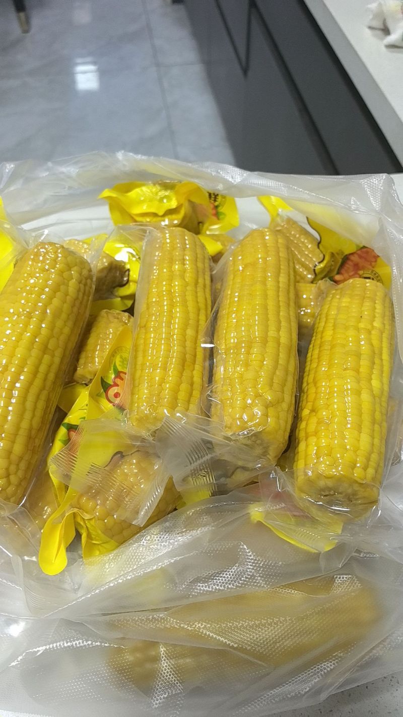 水果玉米，品种奥夫兰有青棒有加工好的成品