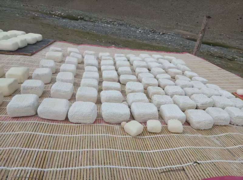 阿克陶县不伦口乡纯手工**酸酸奶疙瘩