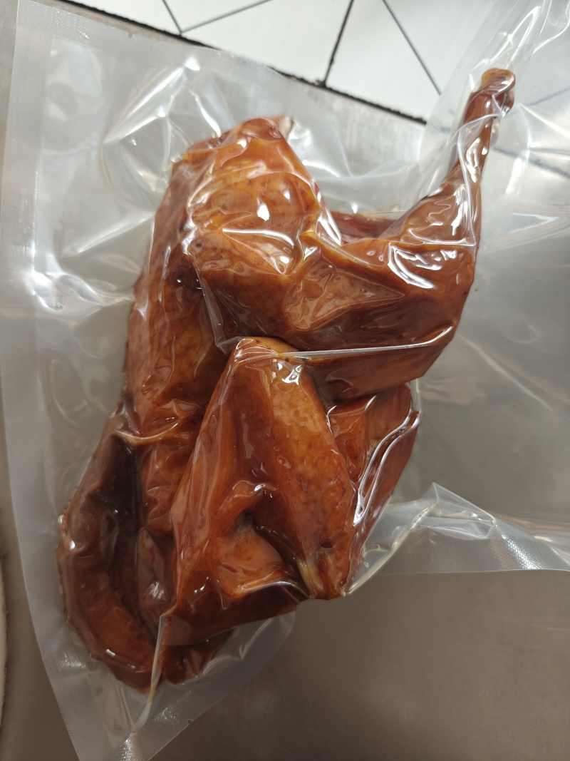 弥勒竹园清真卤鸡，真空包装。