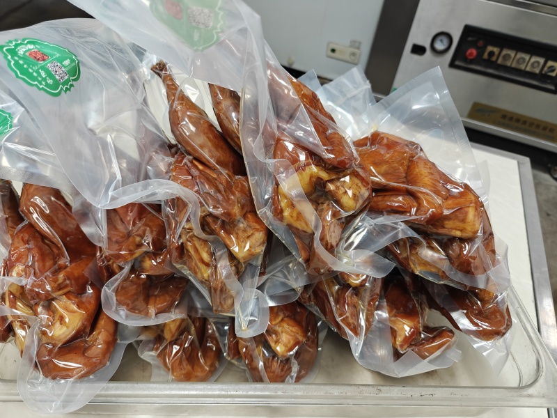 弥勒竹园清真卤鸡，真空包装。