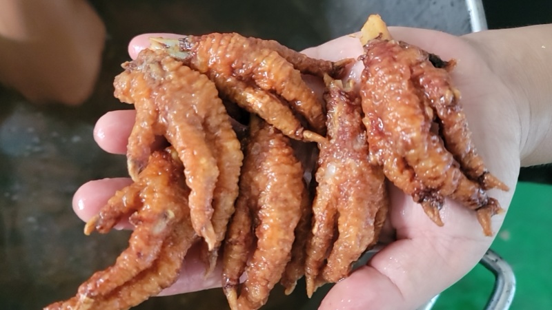 去骨鸡爪，手剥笋，虎皮鸡爪