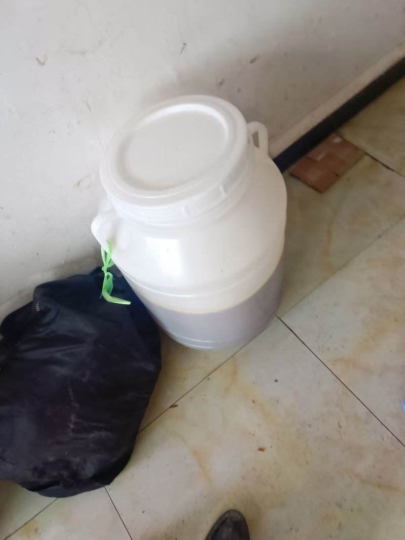 自家跑山找的纯野生蜂蜜，假一赔十