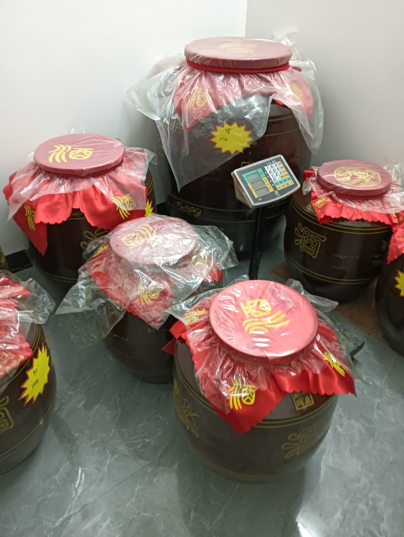 精品米酒，纯粮酿造，品质保证口感醇厚，还有各种泡酒，养生酒，